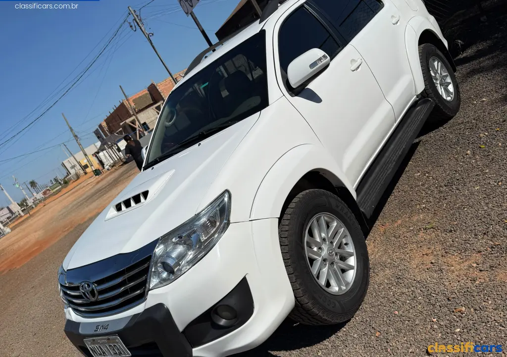 Toyota-MT-Diamantino-Hilux+SW4+SR+D4-D+4x4+3.0+TDI+Dies.+Aut-2012+Diesel-Branca