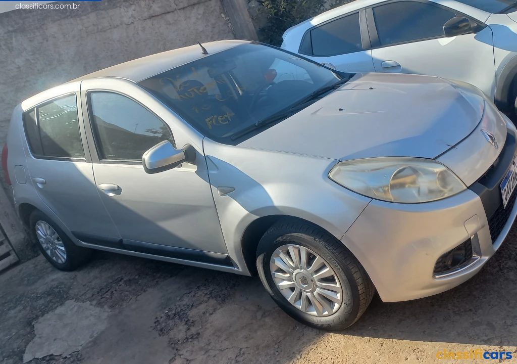 Renault-SANDERO+Privil%C3%A8ge+Hi-Flex+1.6+16V+5p+Aut-2013+Gasolina-prata