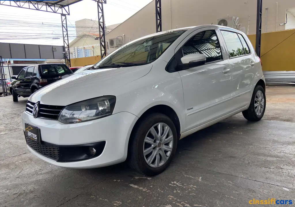 VW+-+VolksWagen-MT-Rondon%C3%B3polis-Fox+1.6+Mi+Total+Flex+8V+5p-2012+Gasolina-BRANCA