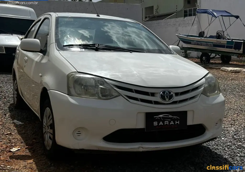 Toyota-MT-V%C3%A1rzea+Grande-ETIOS+XS+Sedan1.5+Flex+16V+4p+Mec.-2013+Flex-Branca