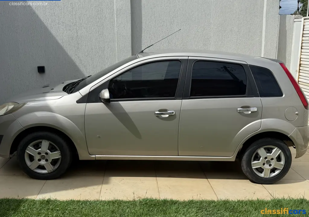 Ford-RO-Rolim+de+Moura-Fiesta+SE+1.0+8V+Flex+5p-2014+Flex-Prata