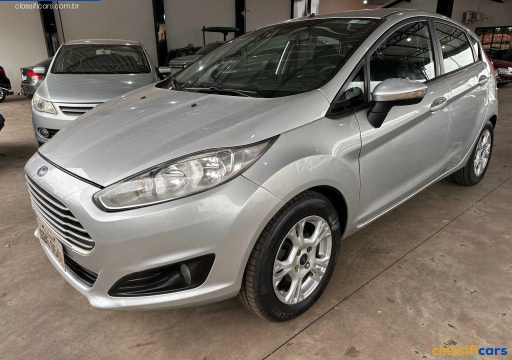 Ford-MT-RONDONOPOLIS-Fiesta+1.6+16V+Flex+Aut.+5p-2015+Gasolina-PRATA