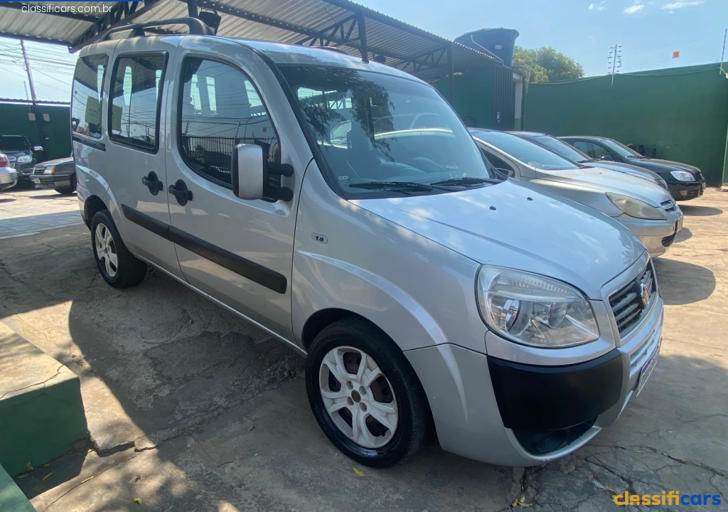 Fiat-MT-Cuiab%C3%A1-Doblo+ESSENCE+1.8+Flex+16V+5p-2016+Gasolina-prata