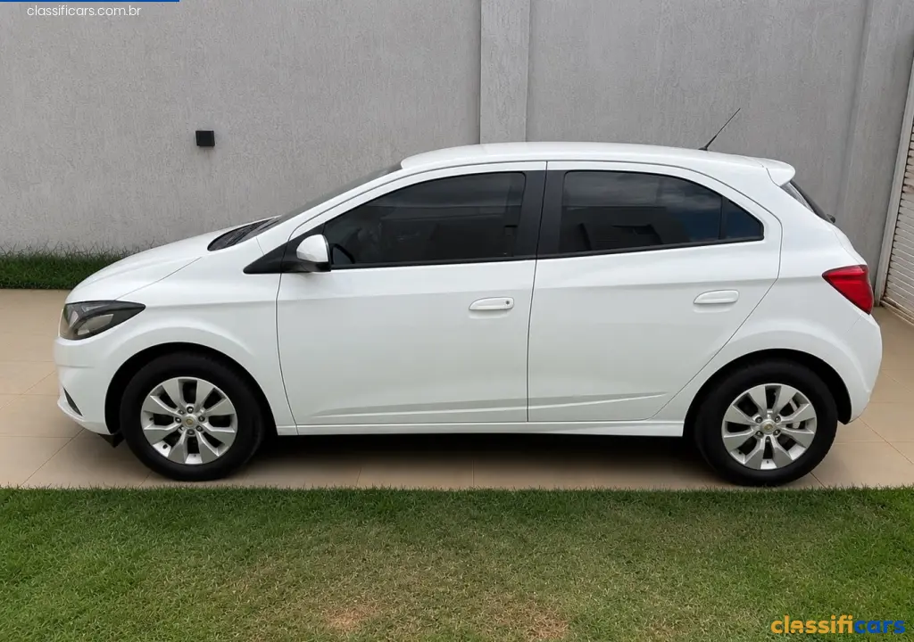 GM+-+Chevrolet-ONIX+HATCH+LT+1.4+8V+FlexPower+5p+Mec.-2017+Flex-BRANCO