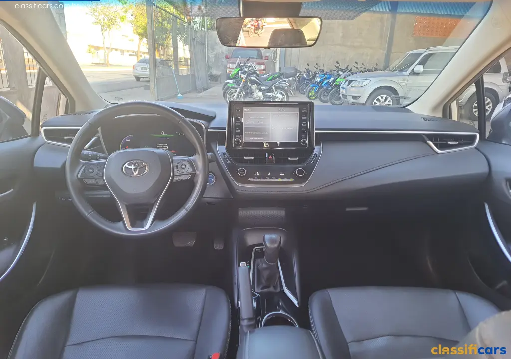 Revisão na concessionária em dias,  garantia de fábrica toyota..