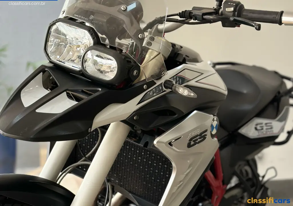 VENDO OU TROCO 
BMW F800
ANO: 2017/2017
MOTO CONSERVADA, TODA REVISADA 
