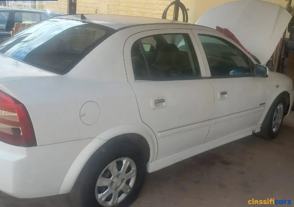 Astra sedan 2.0 elegance, preço de ocasião, chama no WhatsApp. ( ar nao funciona)